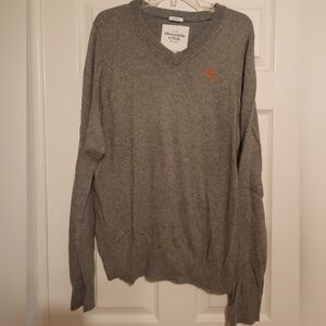Abercrombie & Fitch Gray V-Neck Sweater Classic Knit